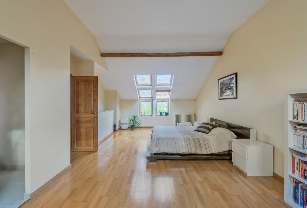 Renovated town house with terrace and garden