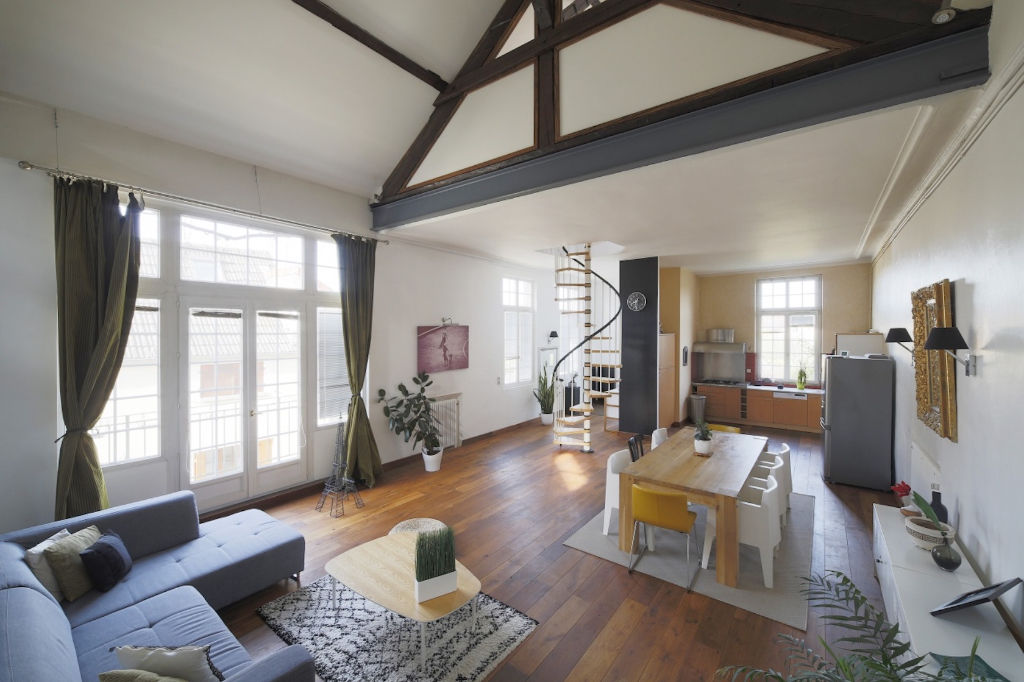 Contemporary loft with garden