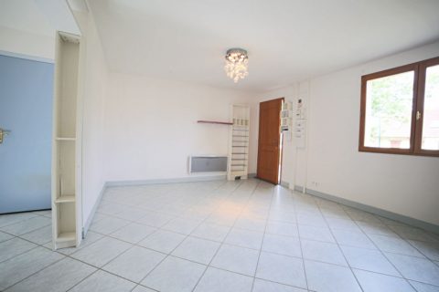 Appartement en duplex avec terrasse et jardin