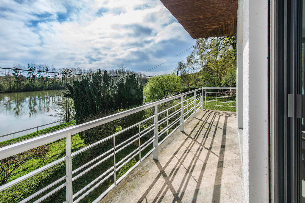 Architect house with breathtaking views of the Seine