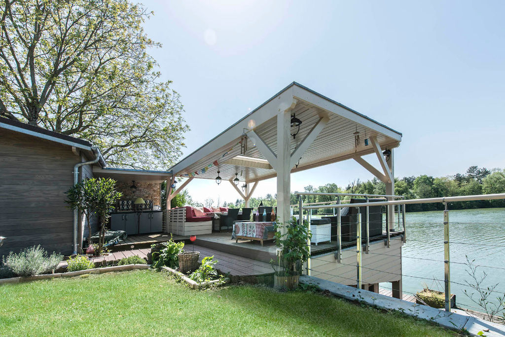 Maison d’architecte au bord d’un lac