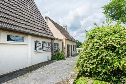 Village house with garden and workshop