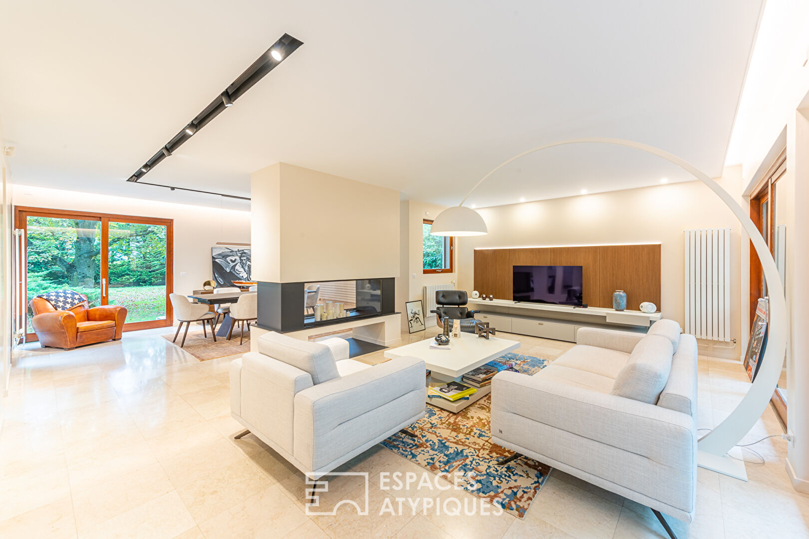 Renovated seventies architect’s house with park