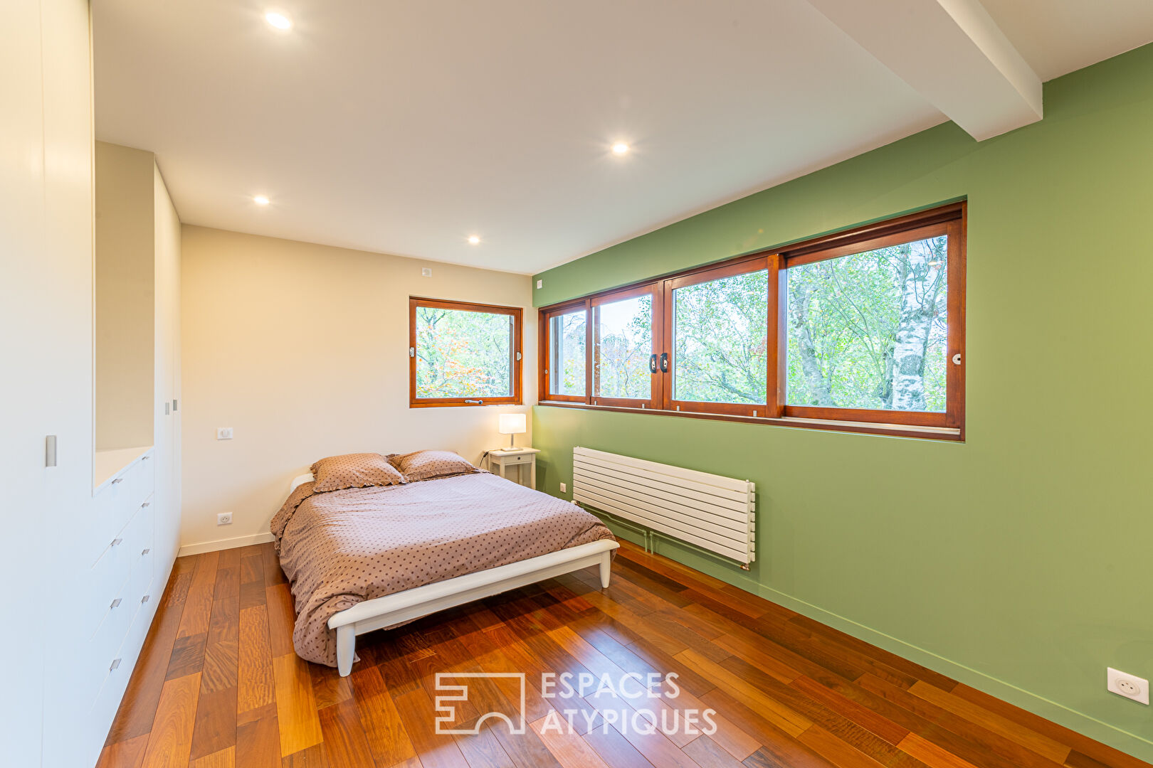 Renovated seventies architect’s house with park