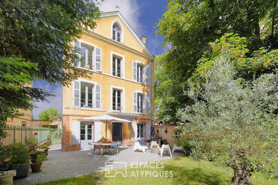 Maison bourgeoise rénovée avec vue et jardin