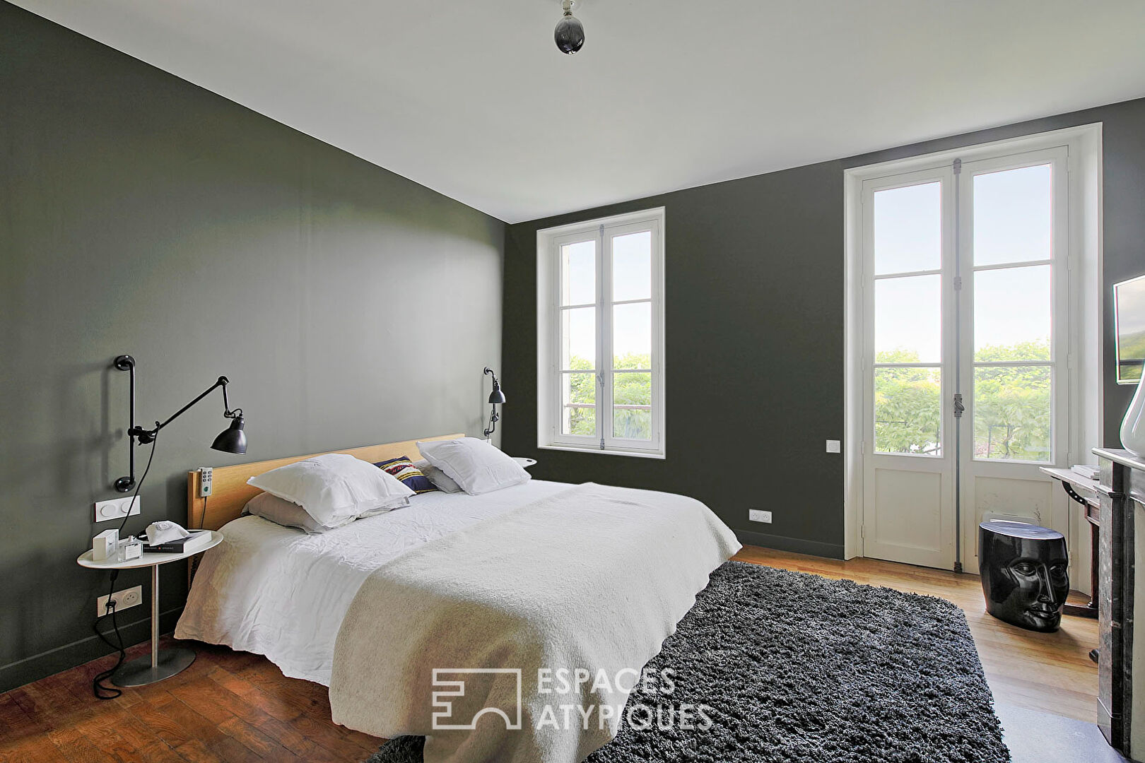 Maison bourgeoise rénovée avec vue et jardin