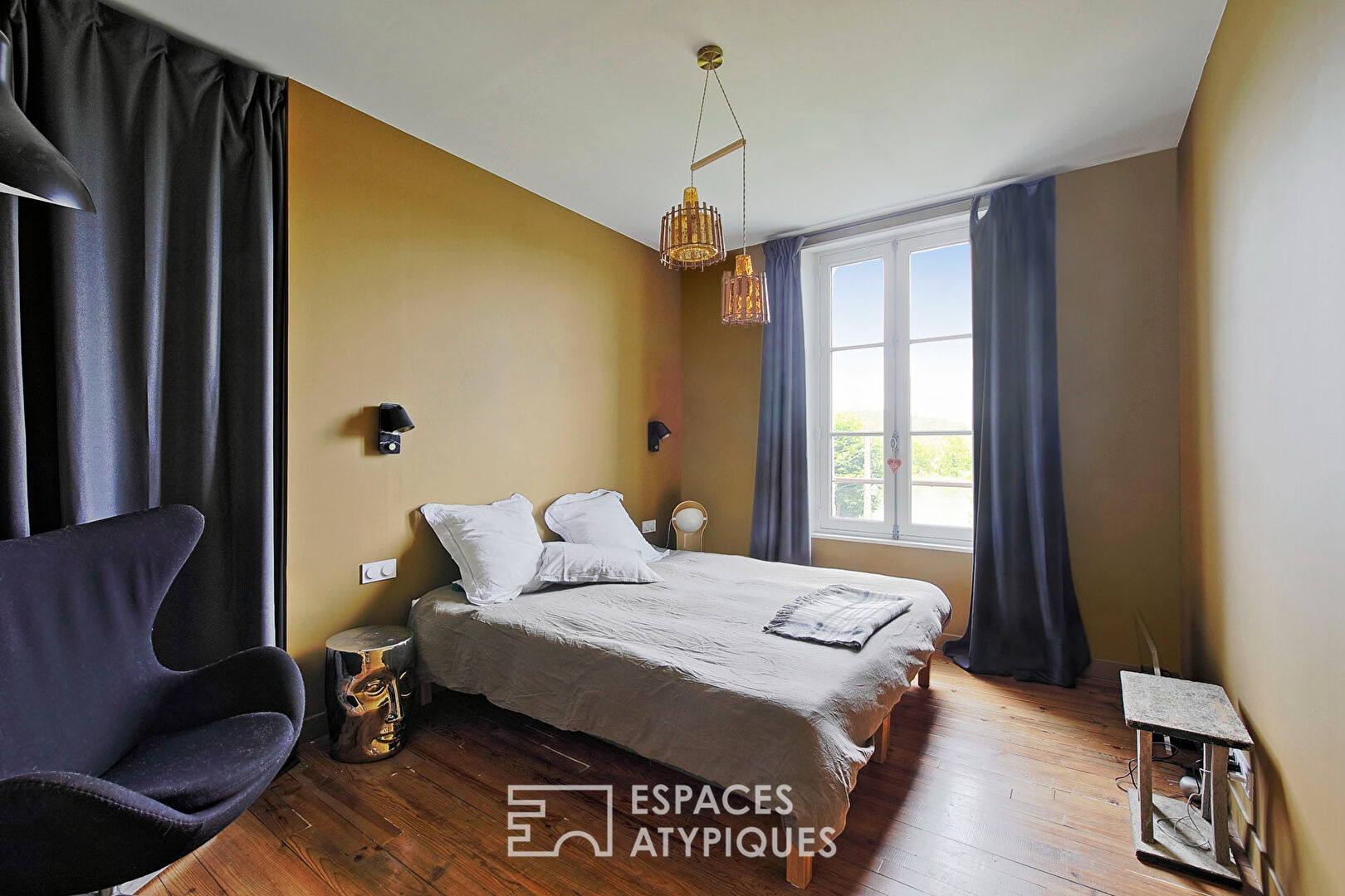 Maison bourgeoise rénovée avec vue et jardin