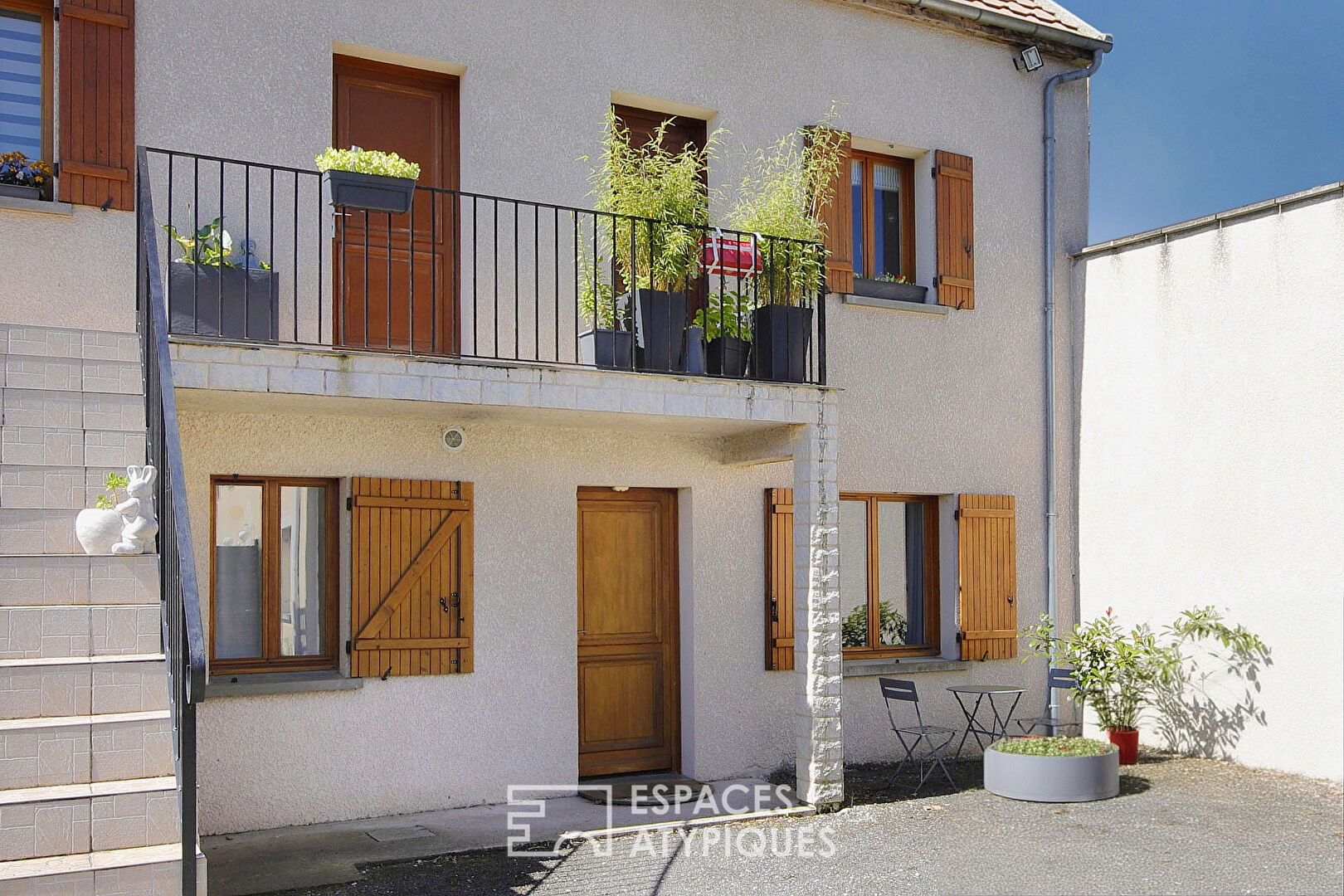 Ground floor apartment with terrace