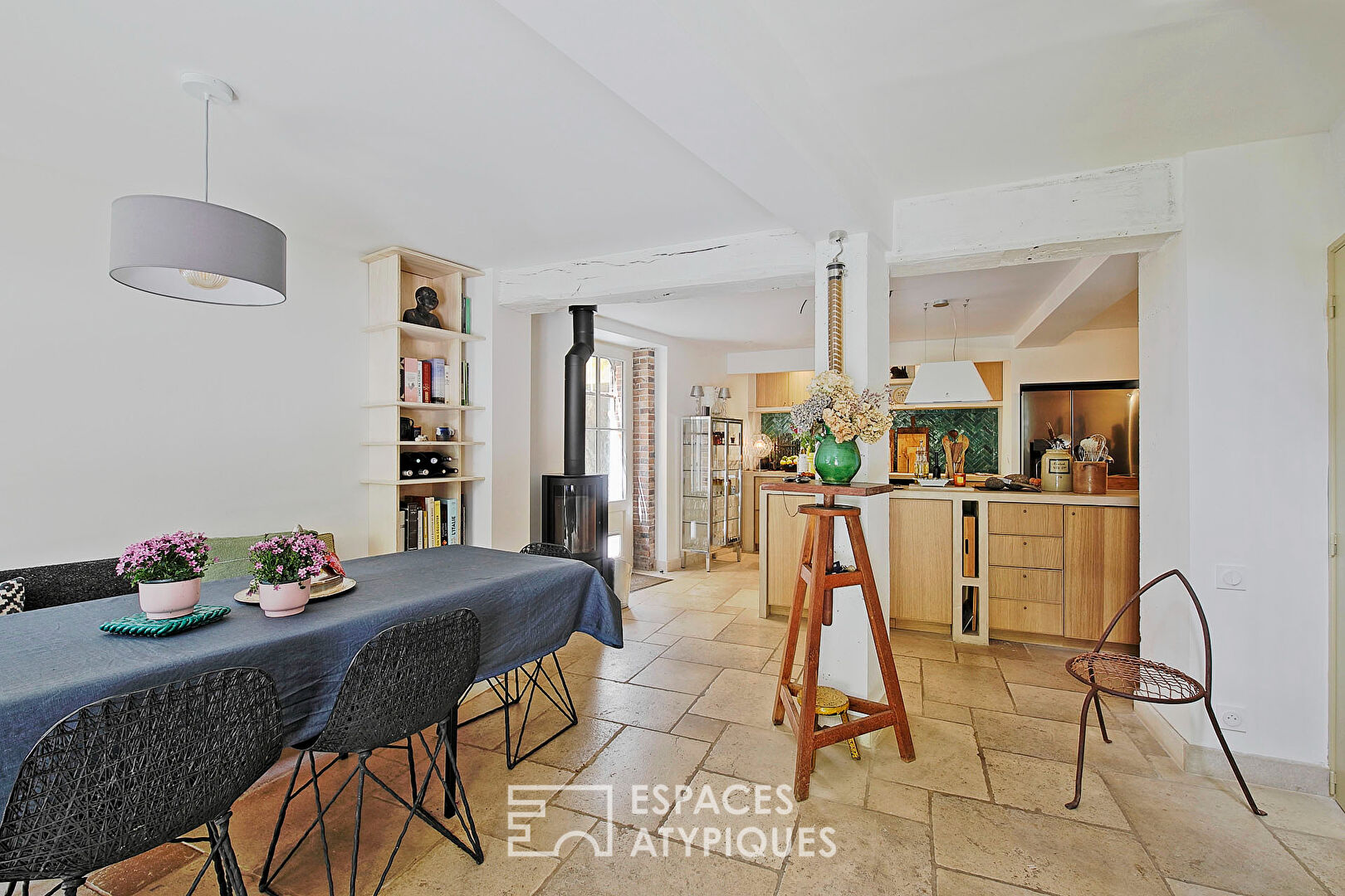 Maison bourgeoise rénovée avec vue et jardin