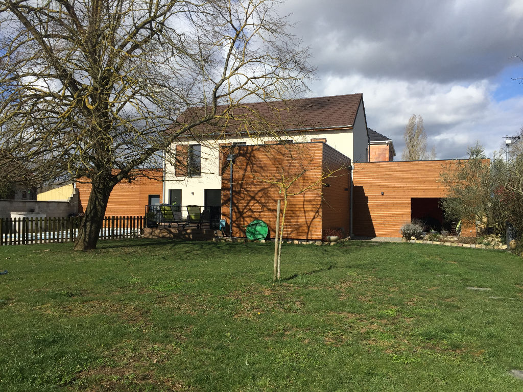 Architect house with pool and garden