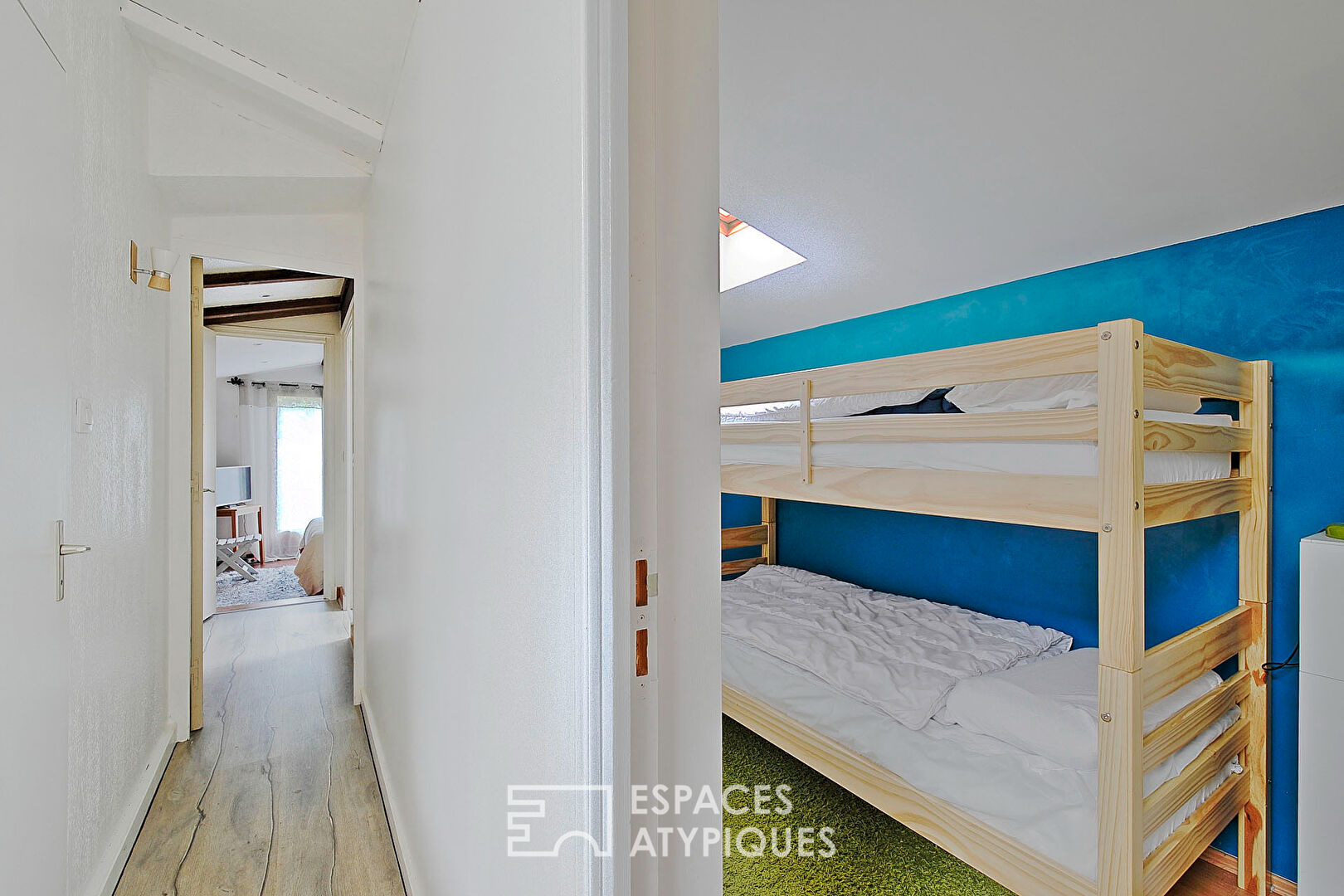 Wooden house with XXL terrace and garden