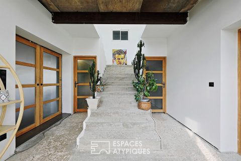 Atypical house with garden