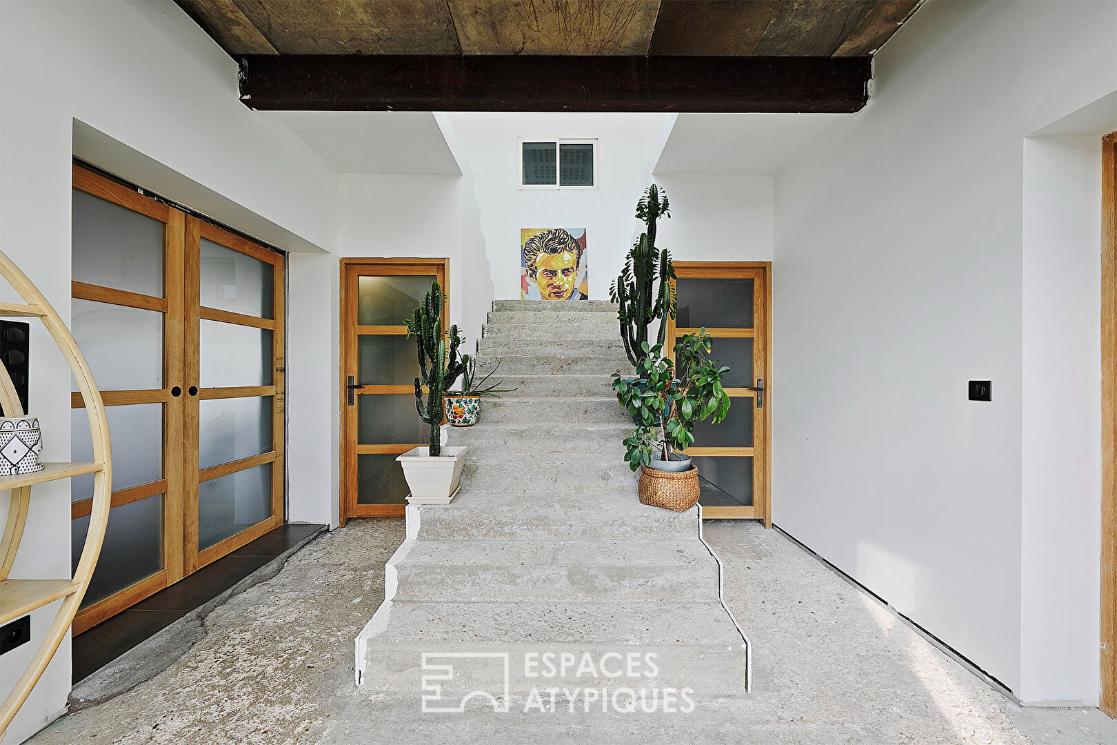 Atypical house with garden