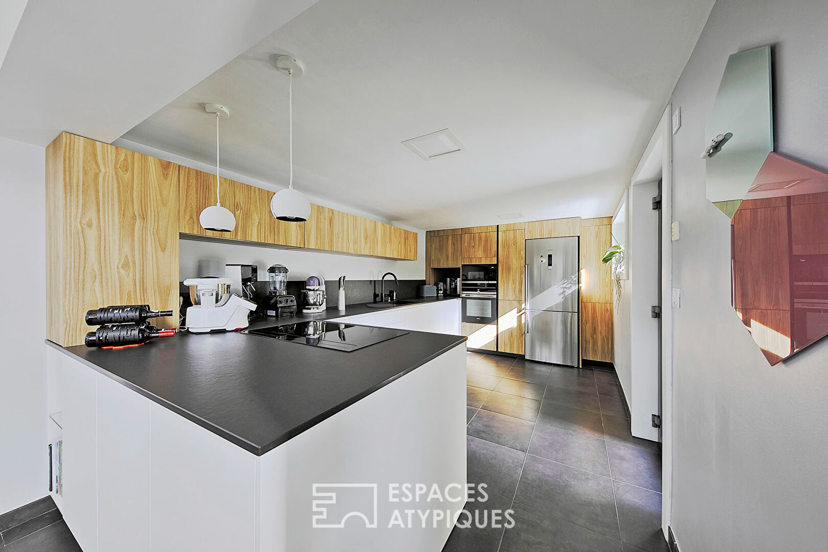 Maison contemporaine rénovée avec piscine