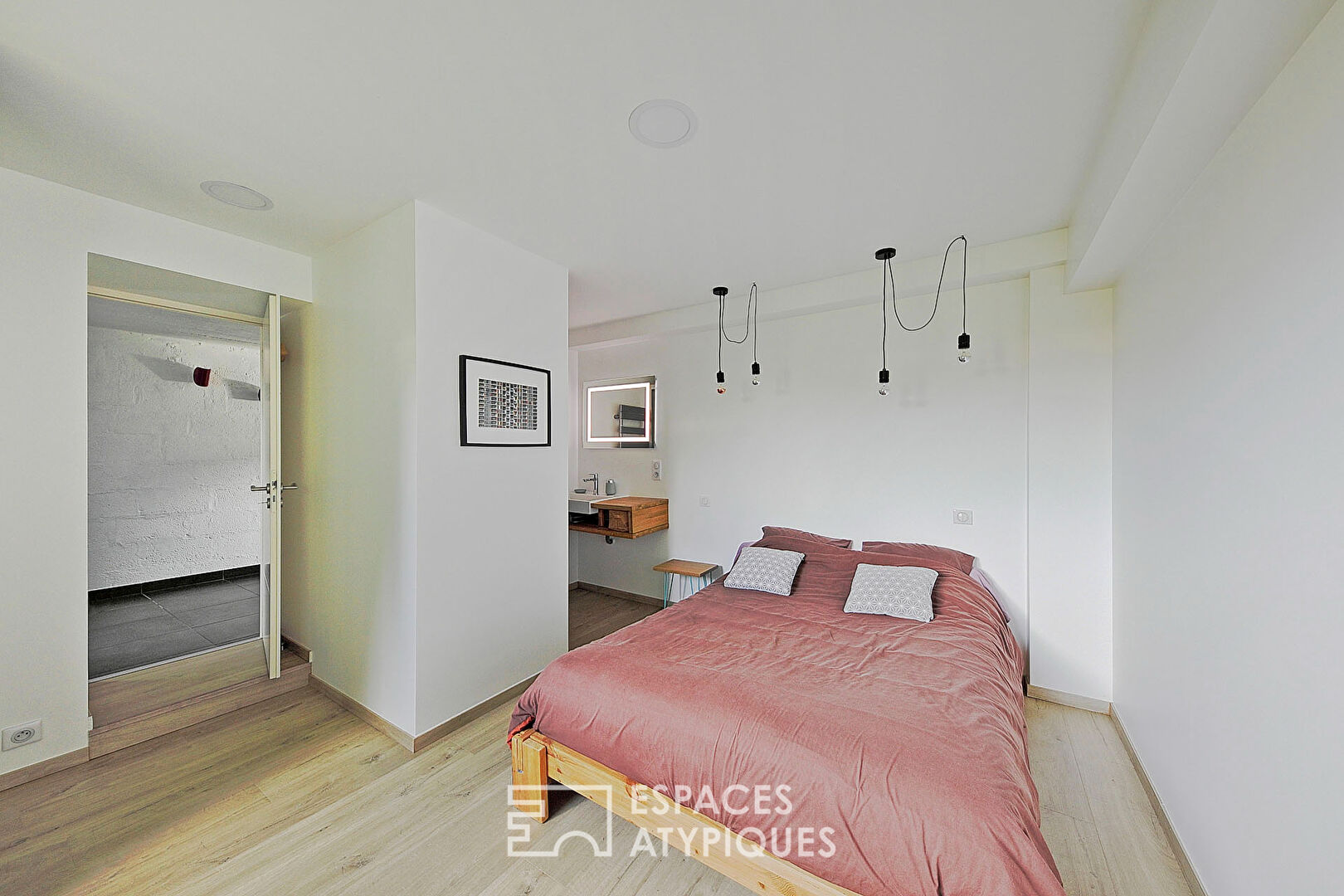Maison contemporaine rénovée avec piscine