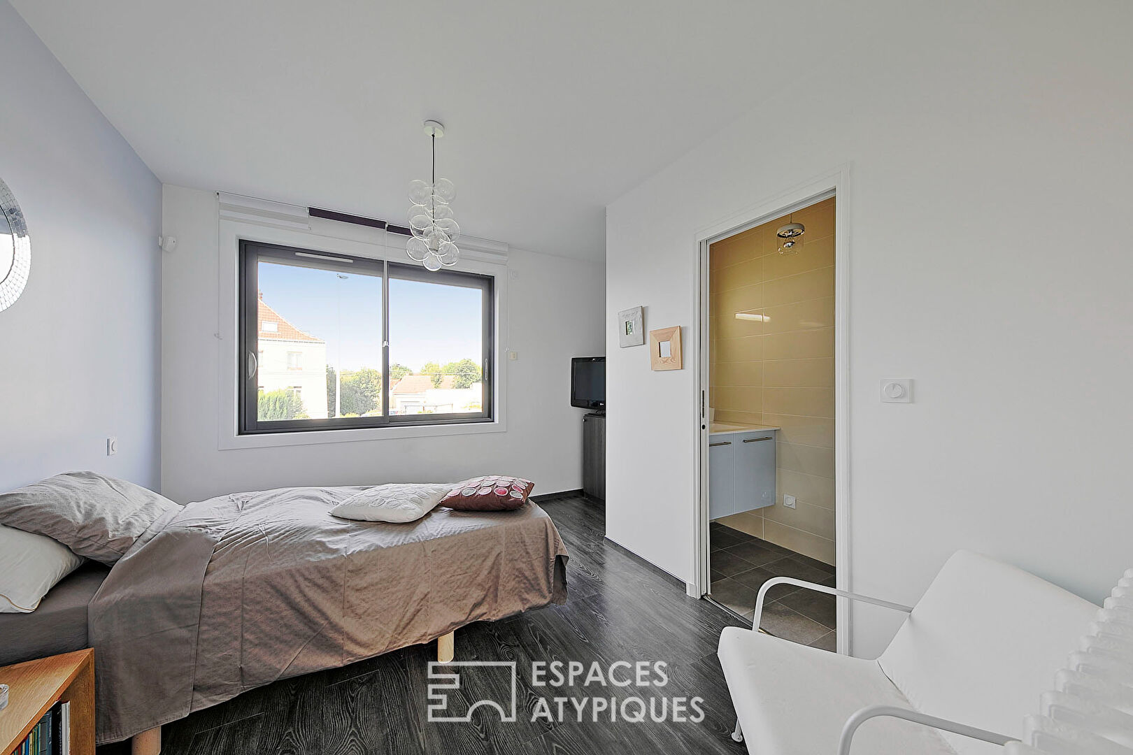 Maison contemporaine rénovée avec piscine