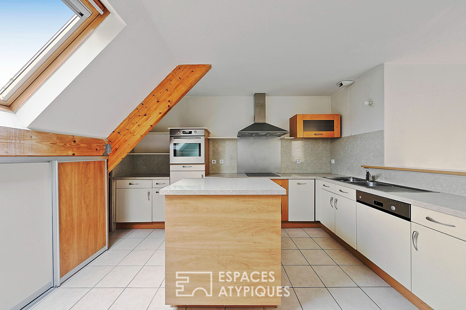Duplex apartment with terrace and balcony in the city center
