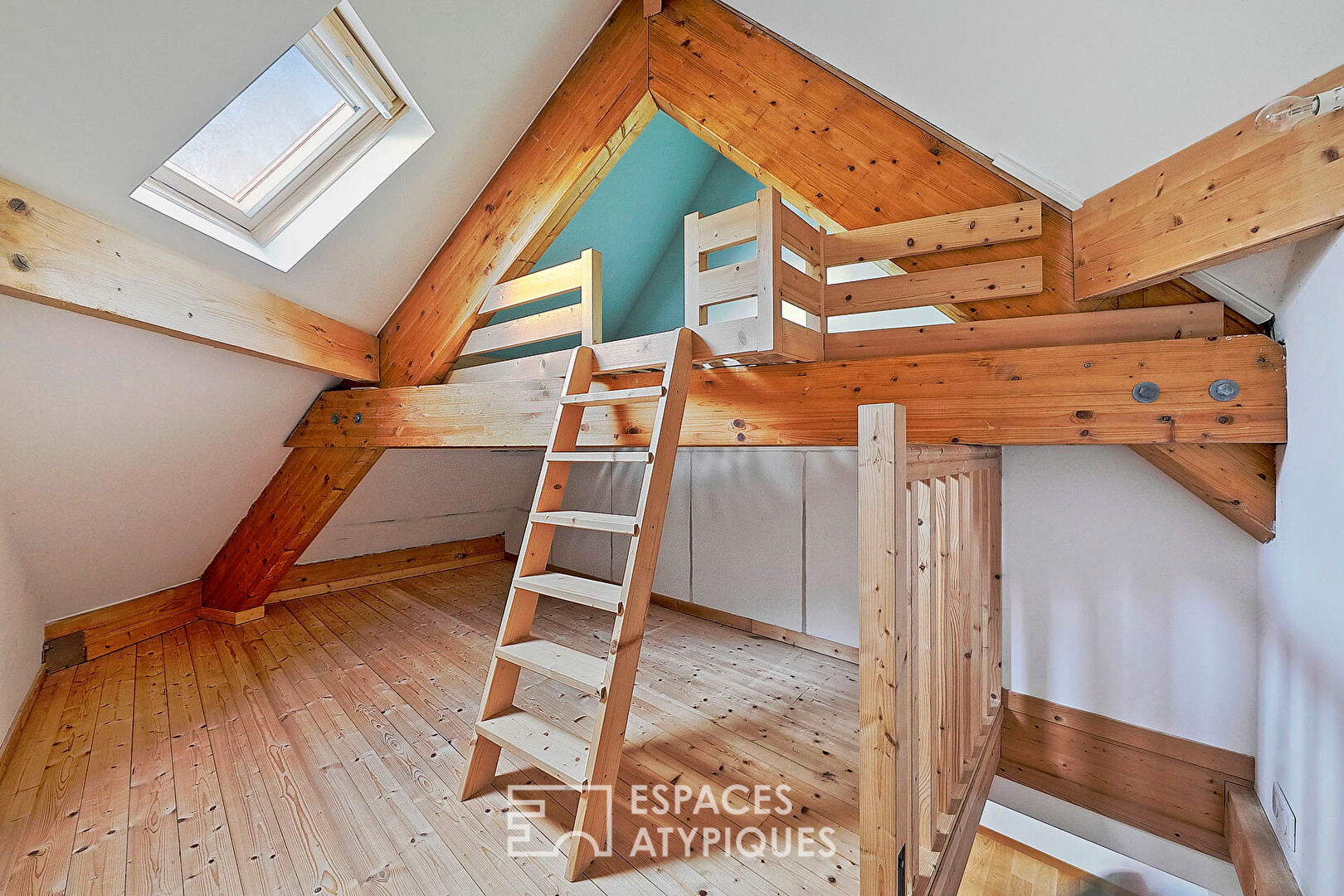 Duplex apartment with terrace and balcony in the city center