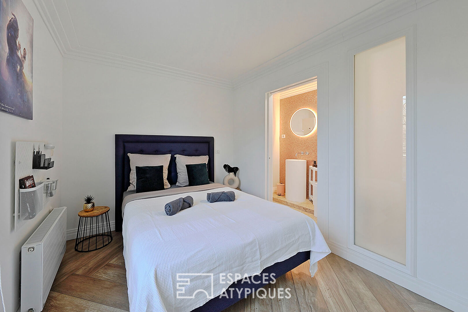 The beautiful contemporary house in the heart of the city with garden