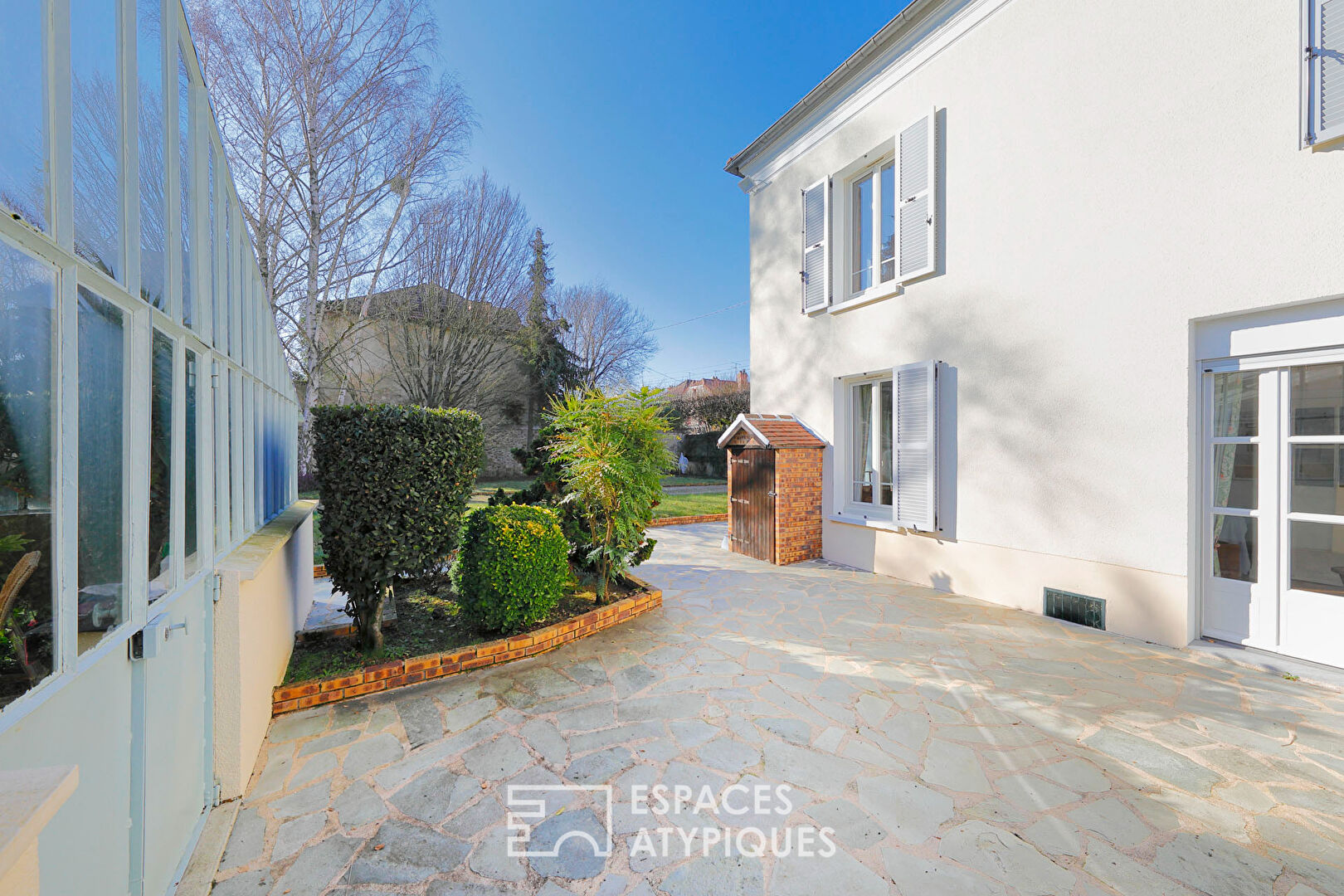 Maison de ville bourgeoise avec dépendances