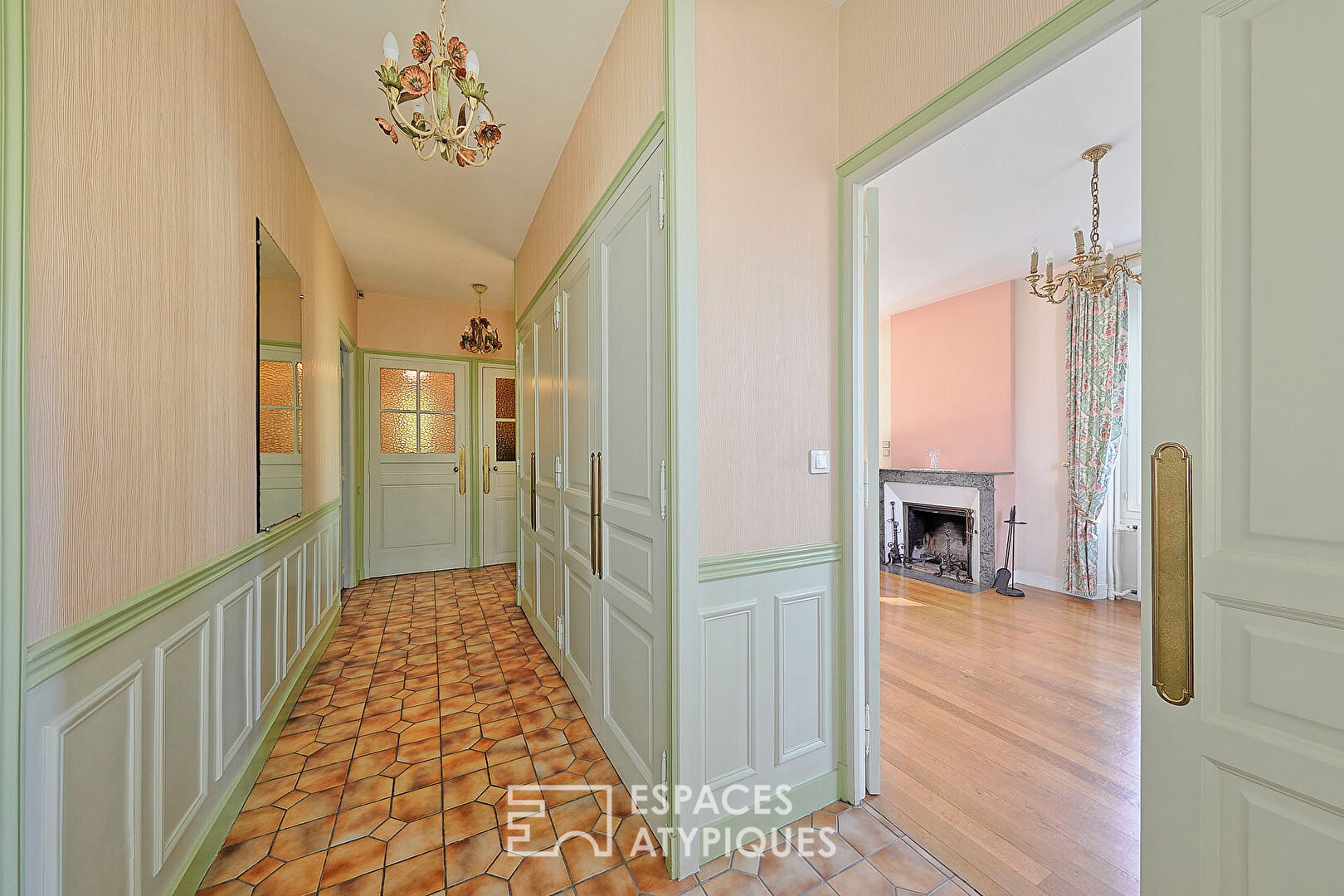 Maison de ville bourgeoise avec dépendances