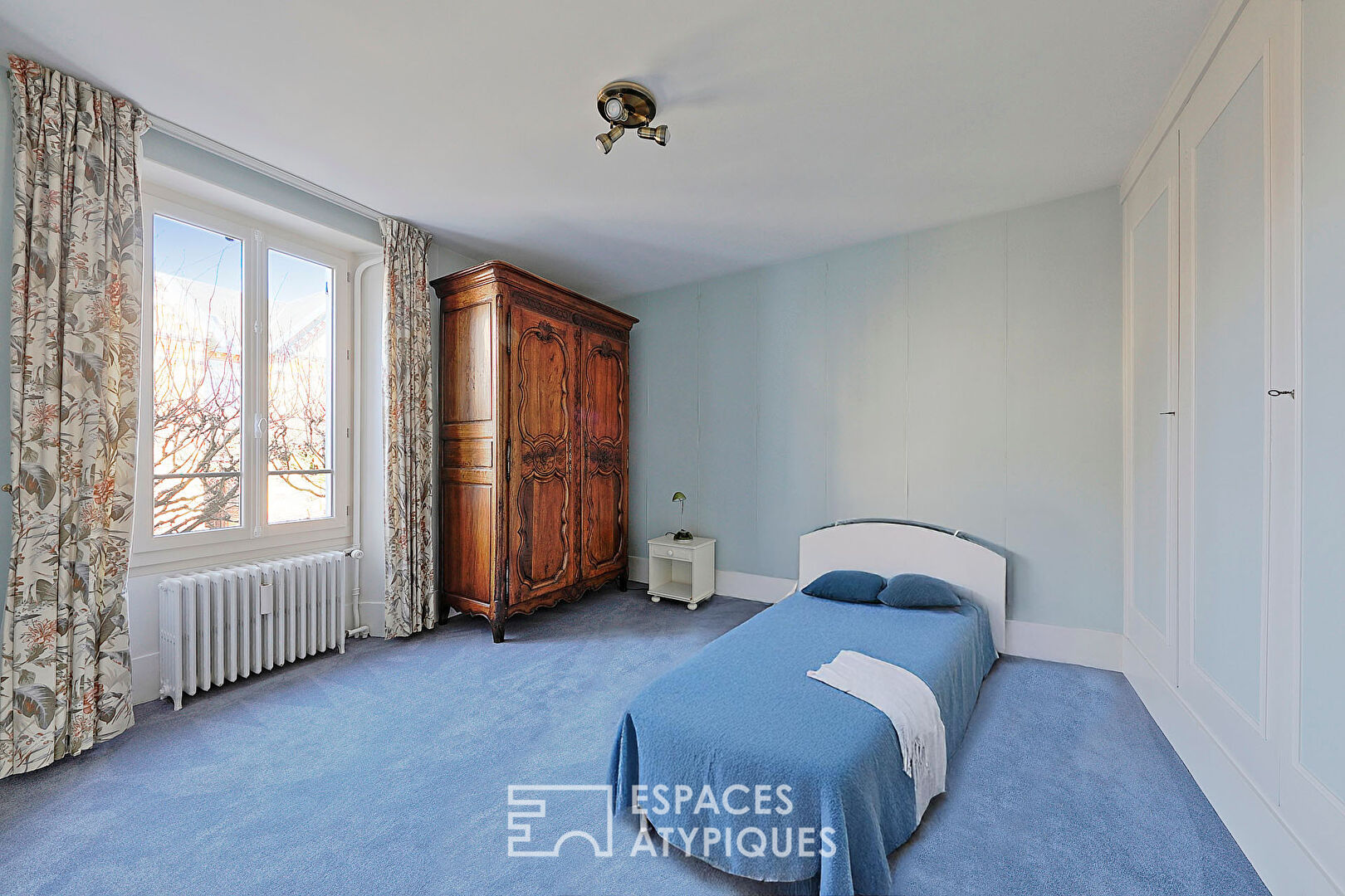 Maison de ville bourgeoise avec dépendances