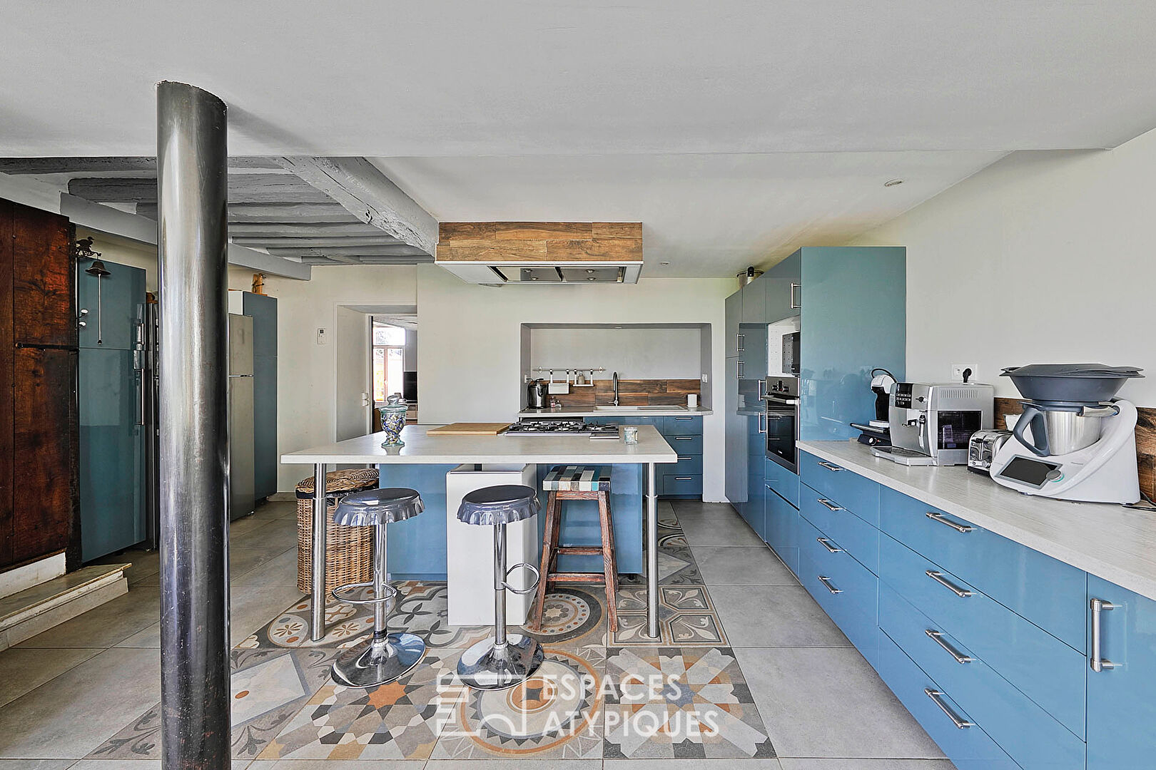 Renovated 19th century house with garden in the town center