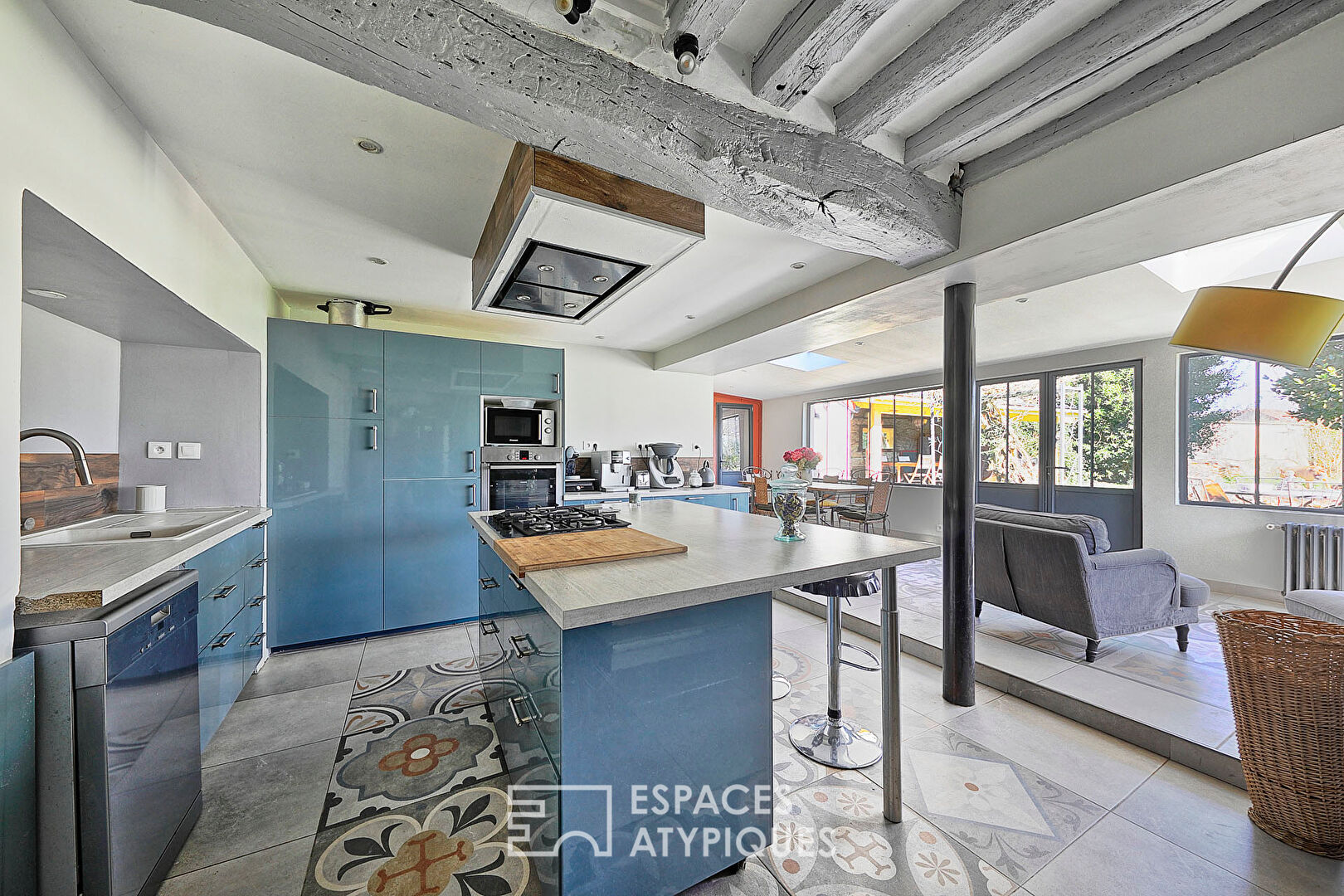 Renovated 19th century house with garden in the town center