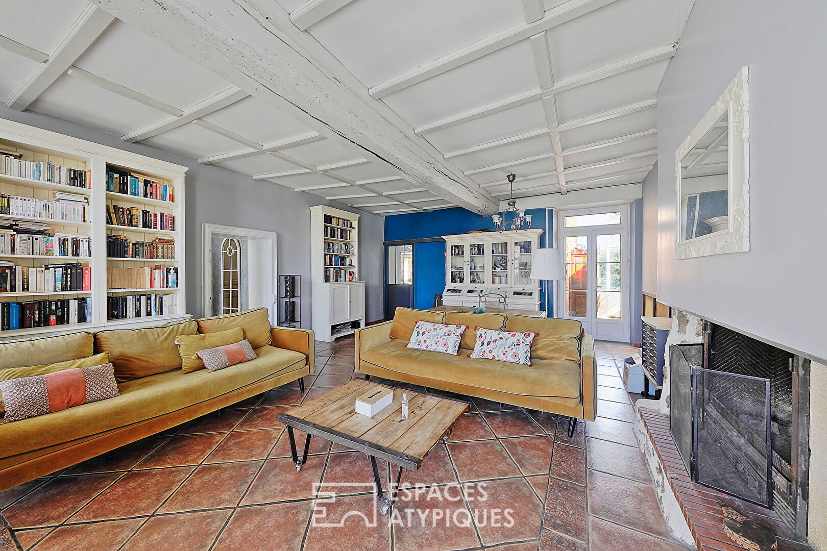 Renovated 19th century house with garden in the town center