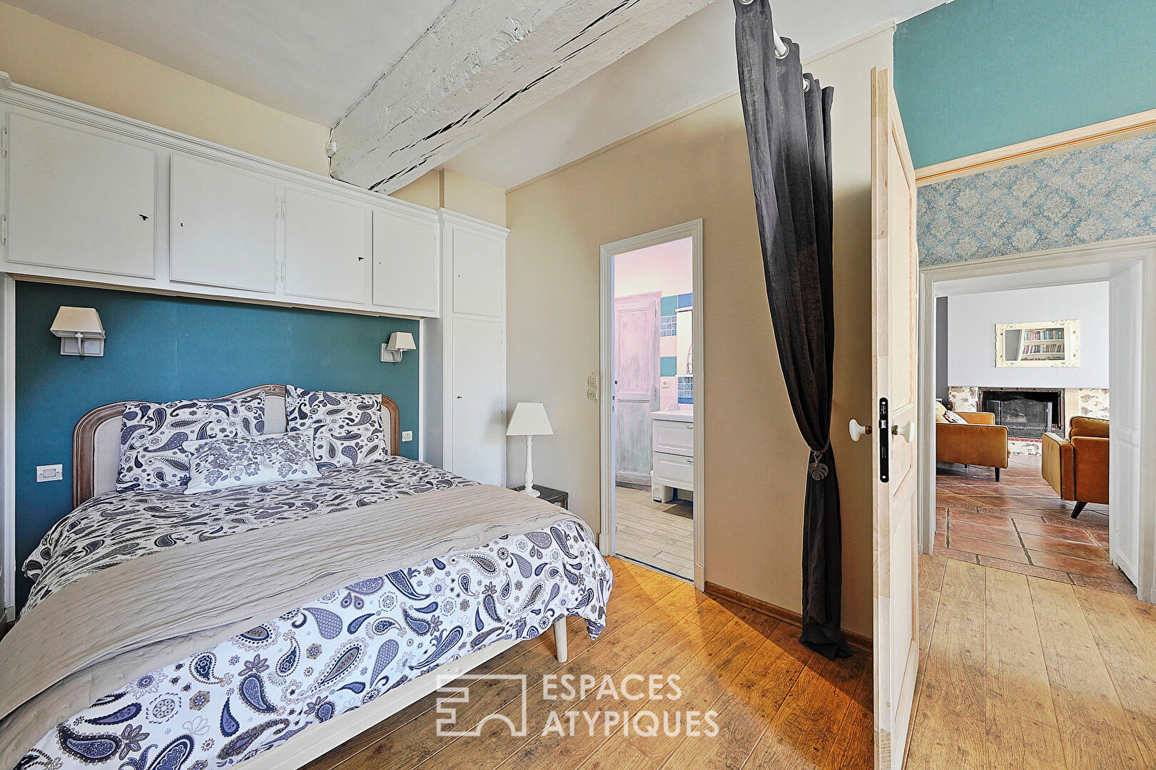 Renovated 19th century house with garden in the town center