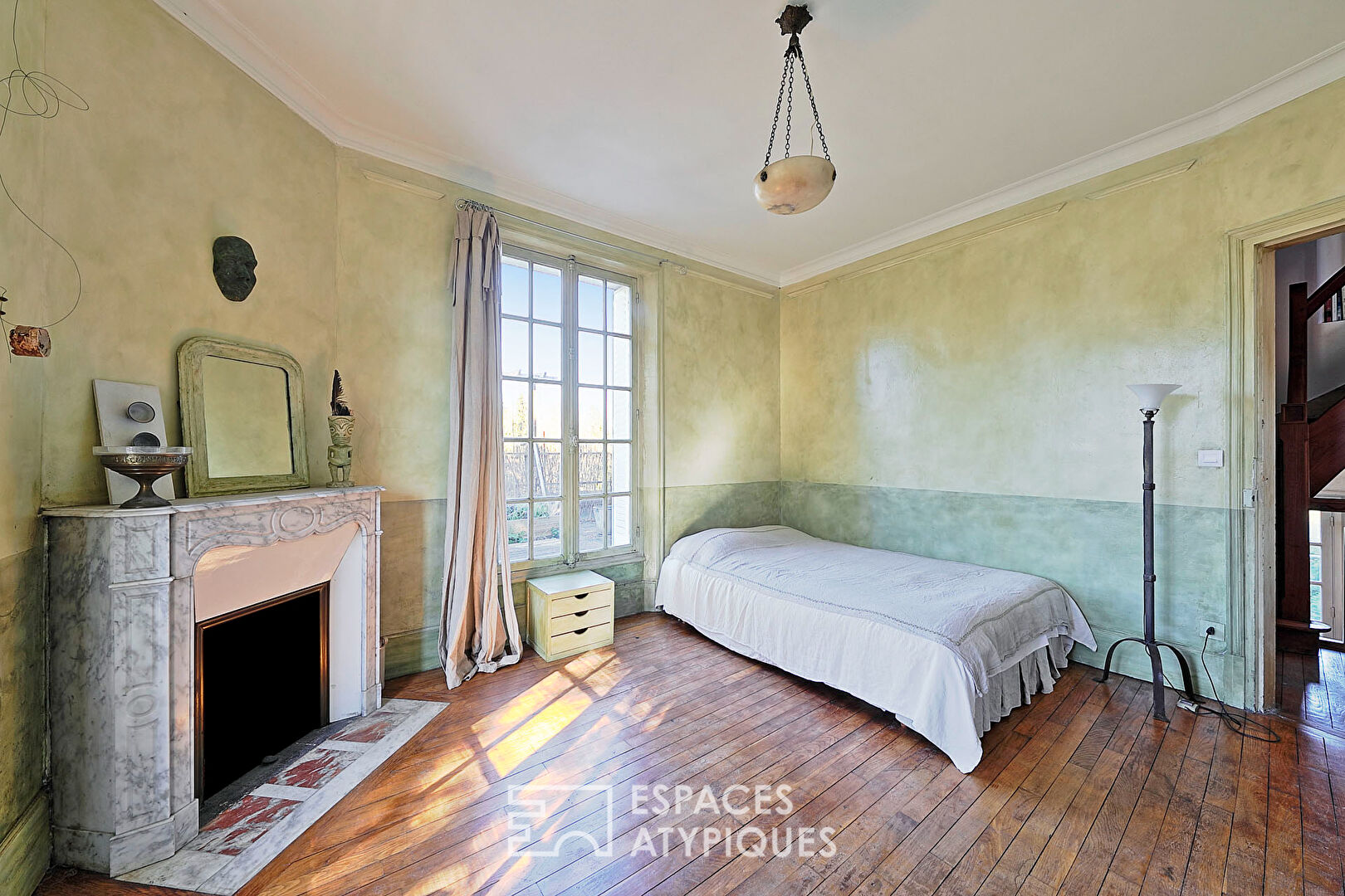 Maison de caractère familiale avec son jardin arboré