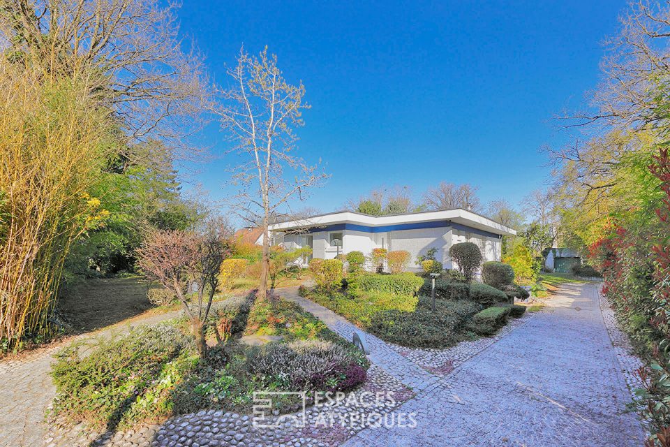 Maison d'architecte aux belles possibilités d'aménagement