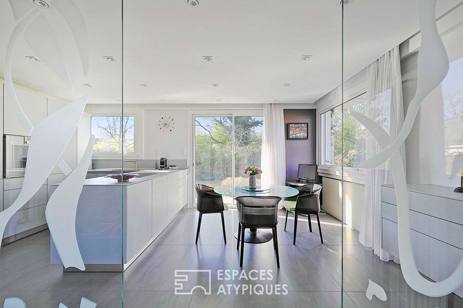 Architect-designed house with great design possibilities