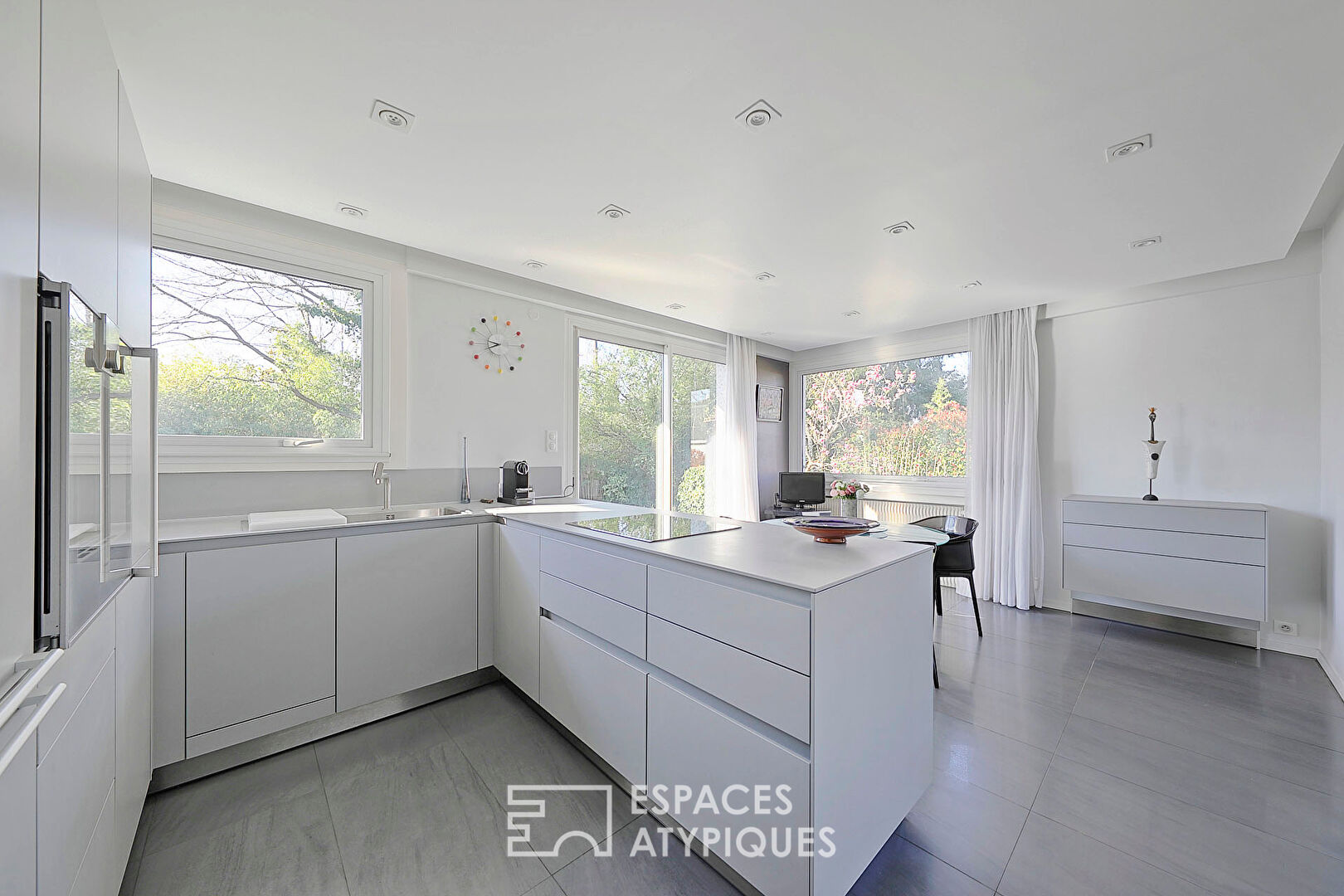 Architect-designed house with great design possibilities