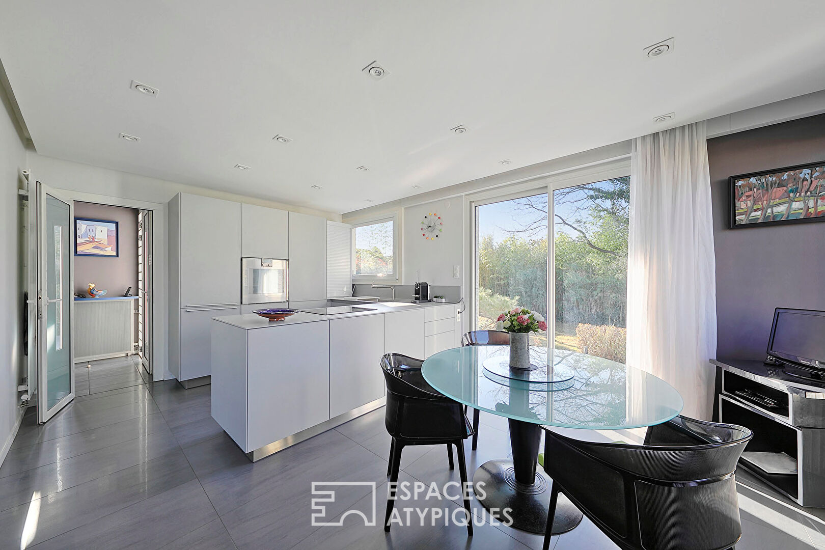Architect-designed house with great design possibilities