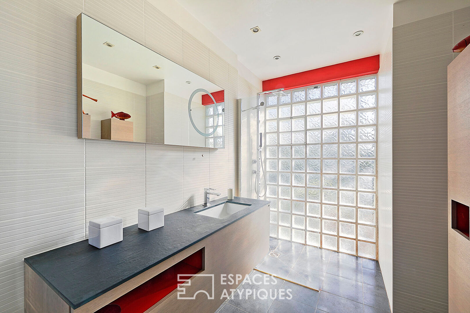 Architect-designed house with great design possibilities