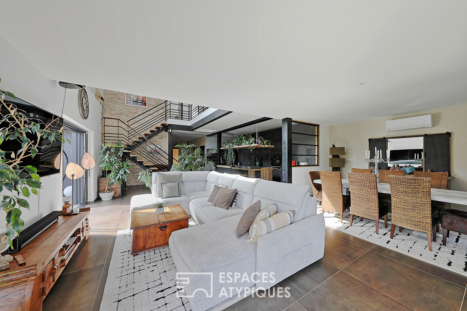 Maison d’architecte en ossature bois avec piscine