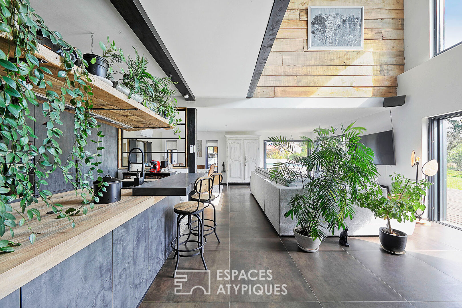 Maison d’architecte en ossature bois avec piscine