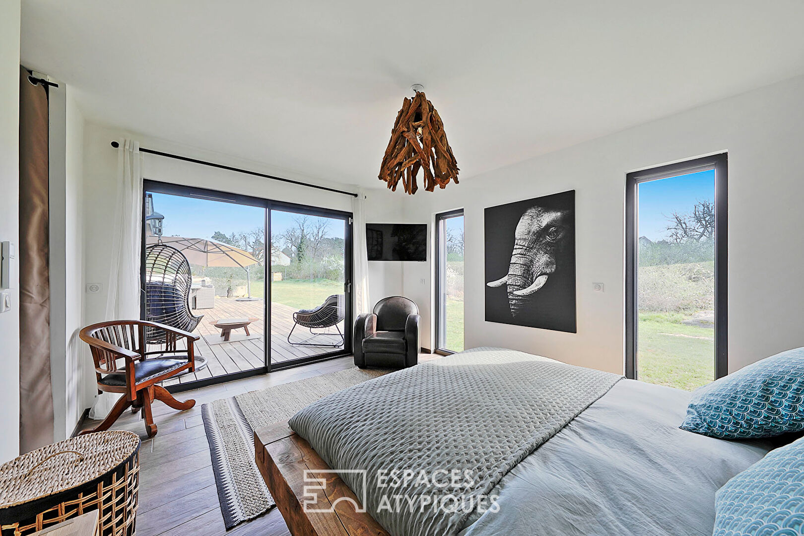 Maison d’architecte en ossature bois avec piscine