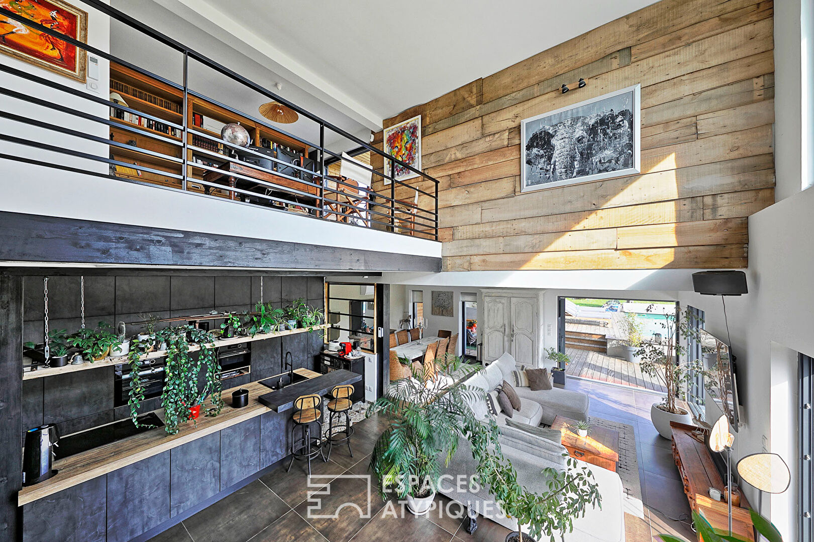 Maison d’architecte en ossature bois avec piscine