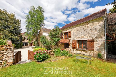 Corps de ferme rénové avec dépendances et son jardin bucolique