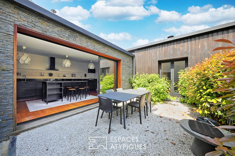 Maison de ville rénovée et son jardin intimiste