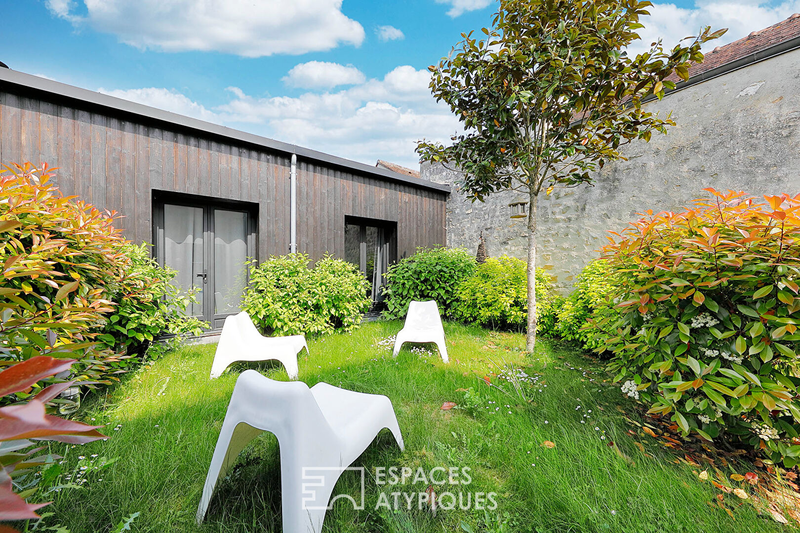 Maison de ville rénovée et son jardin intimiste