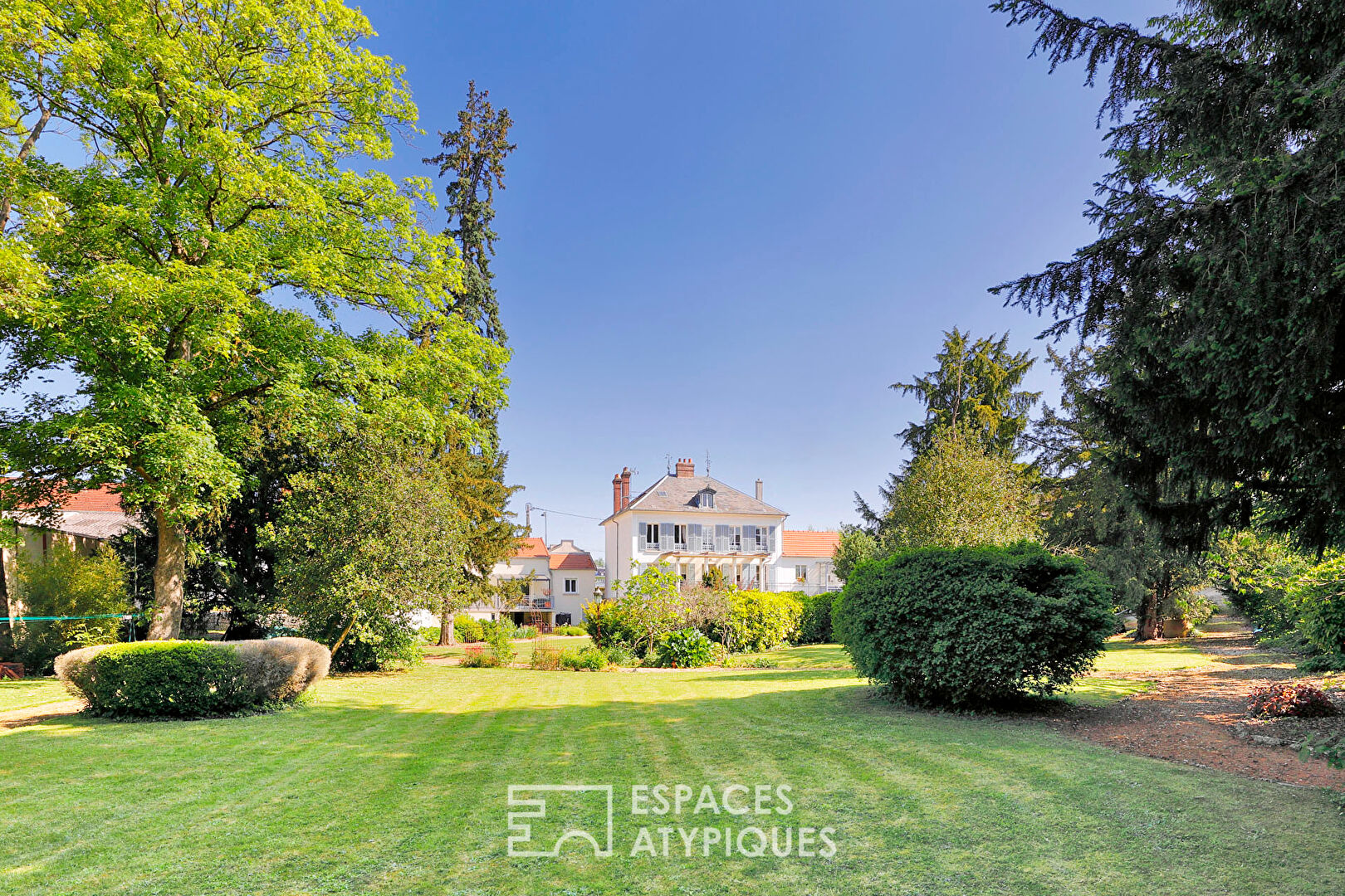 Belle demeure bourgeoise et son parc paysager