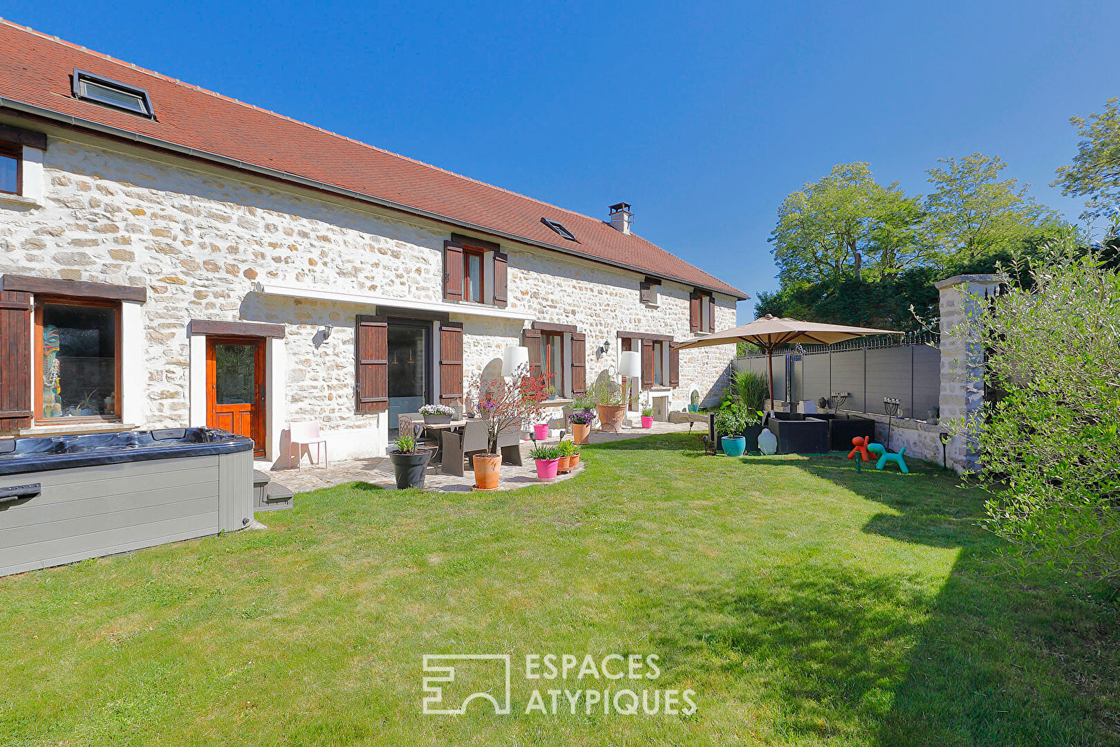 Longère de caractère rénovée avec jardin