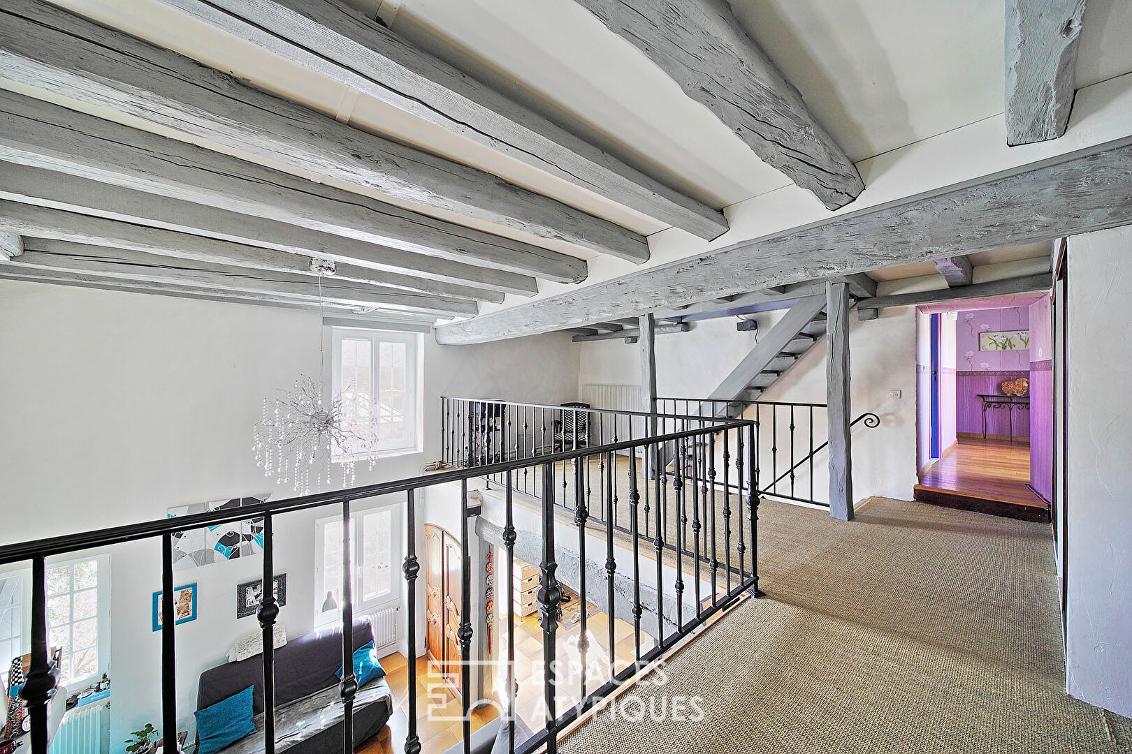 OLD RENOVATED FARMHOUSE – CHARM, SPACE, VERSATILITY