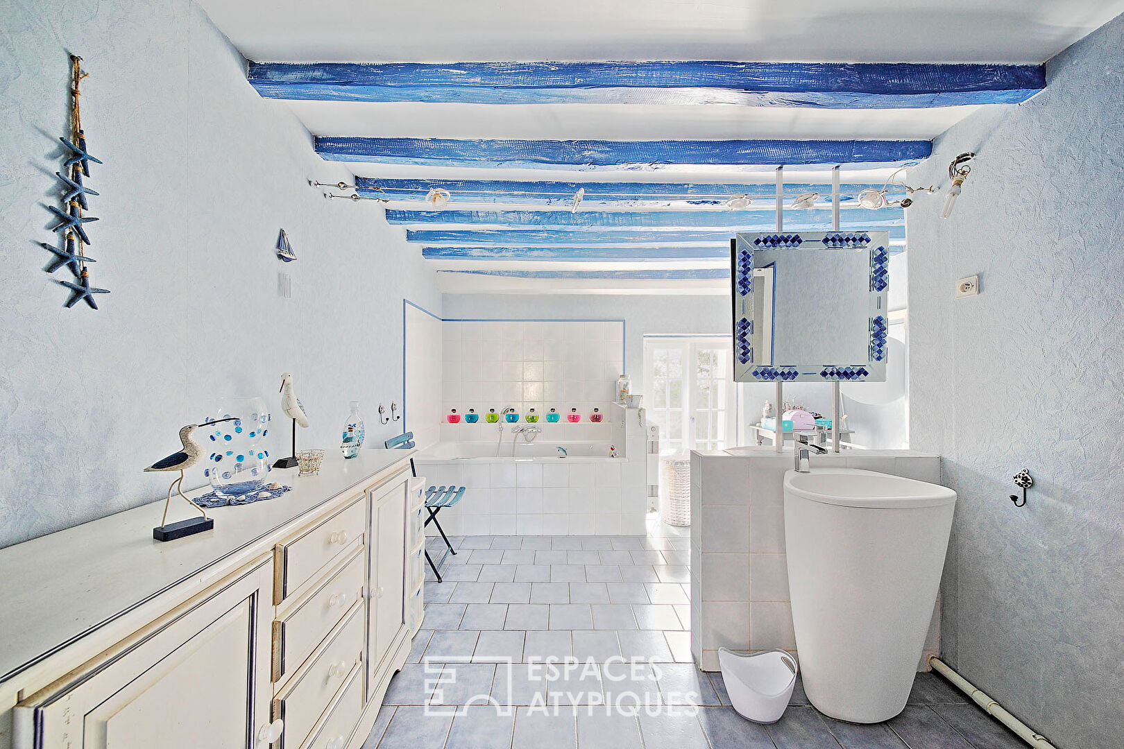 OLD RENOVATED FARMHOUSE – CHARM, SPACE, VERSATILITY