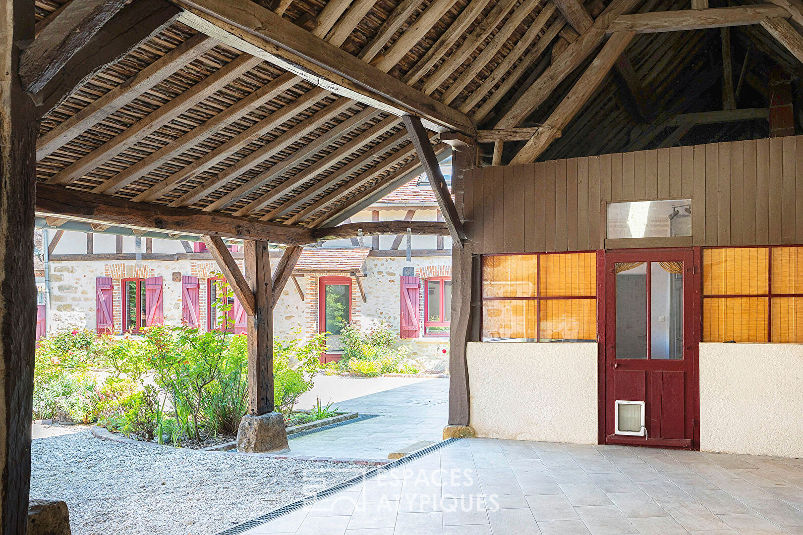 Maison de charme avec dépendance et jardin