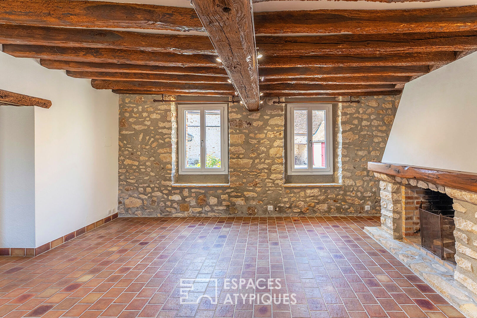Maison de charme avec dépendance et jardin