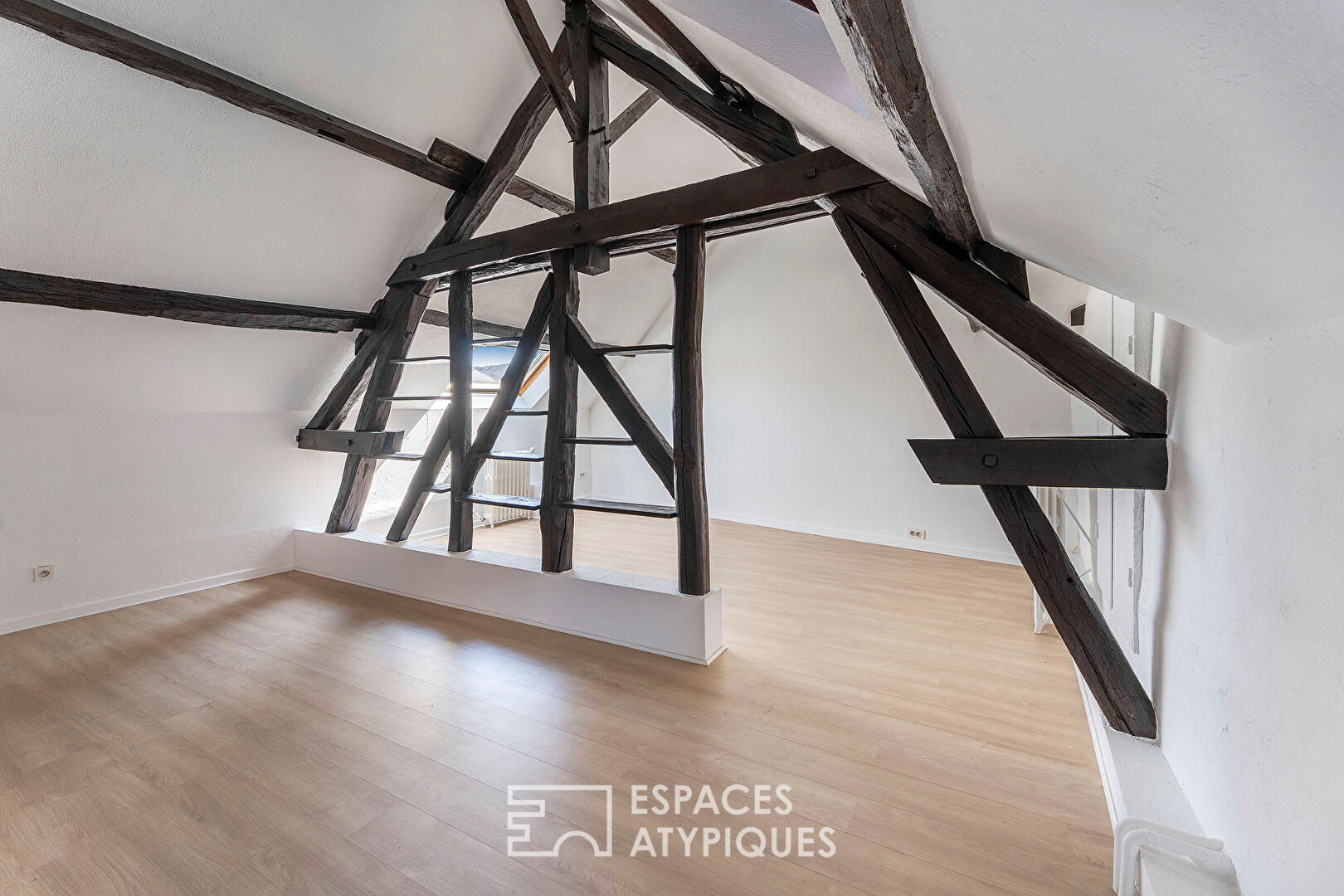 Maison de charme avec dépendance et jardin